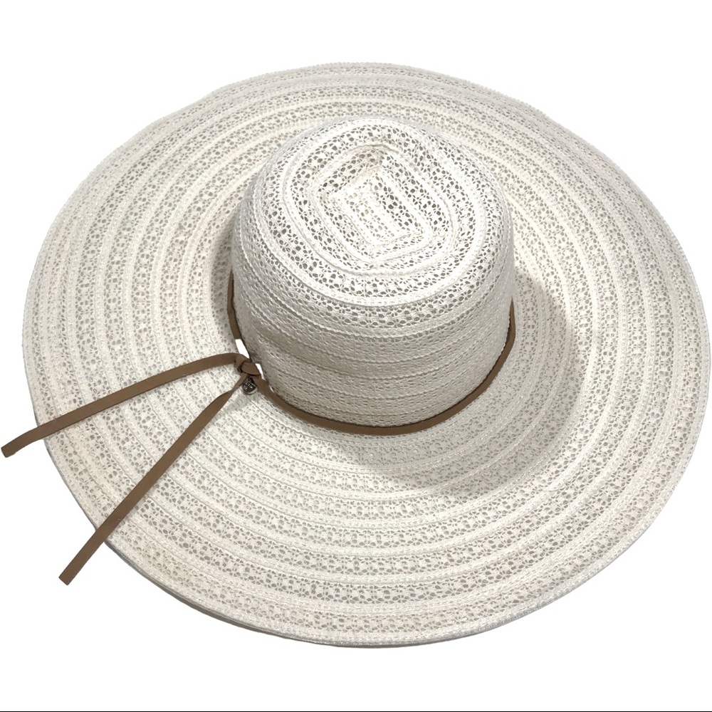 👒 Perfect Summer Hat! wide brim cream lace